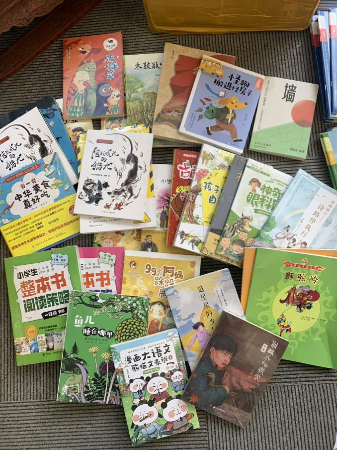 日本华文教育基金会获中国儿童中心赠书，图书传承知识推动华文教育发展